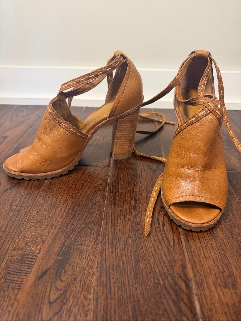 Frye Suzie Pickstitch Whiskey Leather Lace Up Heels Sandals 6.5